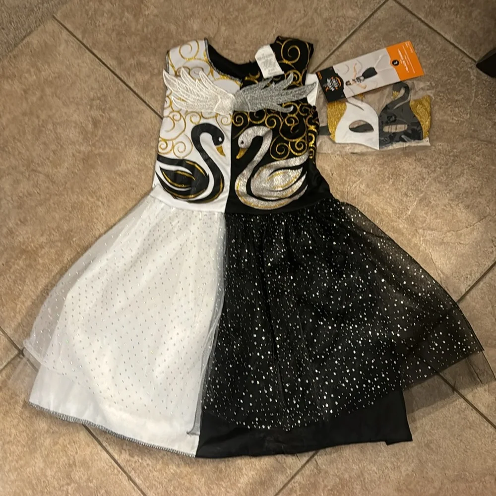 NWT, Black Swan Costume, size Girls L (size 10-12) - Picture 4 of 6